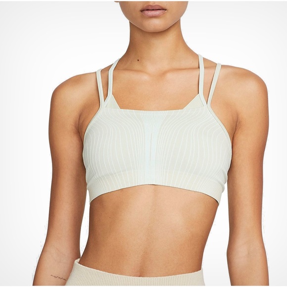 NWT Nike dri fit adv yoga double layered sports bra - Picture 1 of 7